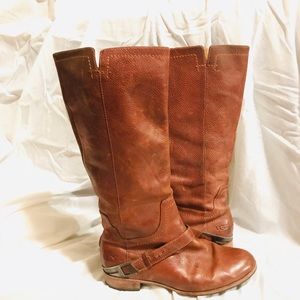 UGG Australia Channing women’s size 9 brown boots